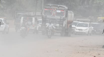 sanitation workers do not come for weeks heaps of garbage on dilapidated roads owners express their pain