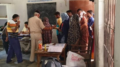 Lok Sabha : Villagers boycotted voting at two booths in Gopalganj 2024 election bihar news
