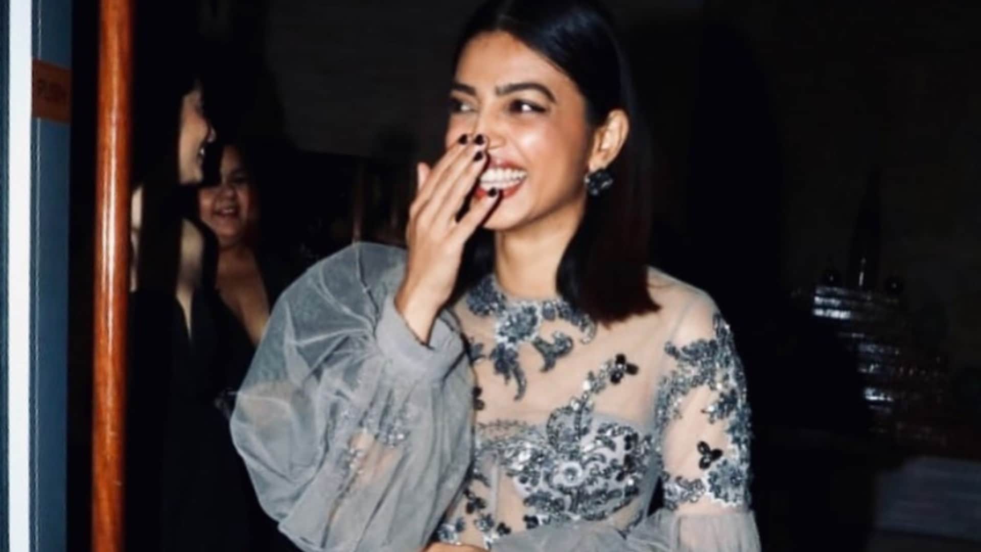 Radhika Apte Share photos of breast pumping in bathroom during bafta 2025 in Social Media