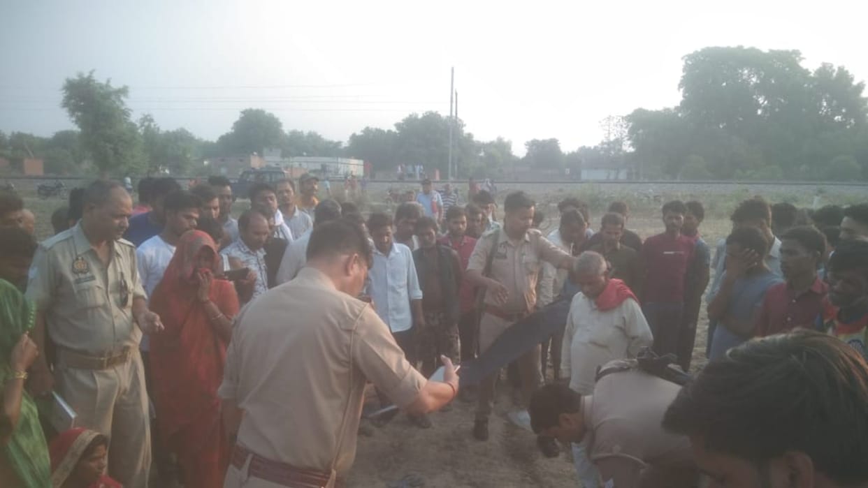 Vegetable vendor murdered in Bhadohi and body thrown in field
