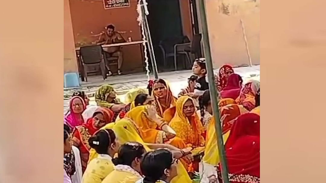 Unnao: outpost in-charge was sitting wearing underwear in front of women In Bhagwat Katha