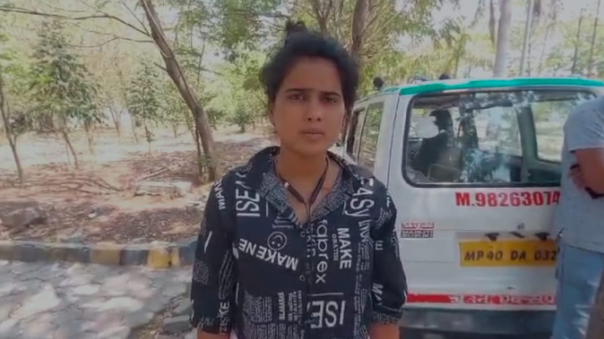 Sagar: Uncle murdered in Barodia Nonagir. The niece who was taking dead body to village committed suicide