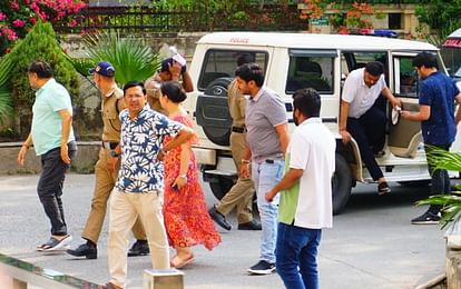 Builder Death Case: Gupta brothers sent to jail for 14 days judicial custody, crowd gathered outside the court