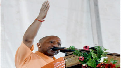 CM Yogi Adityanath addressed a public meeting in Belwar, Gorakhpur in favor of MP Ravi Kishan