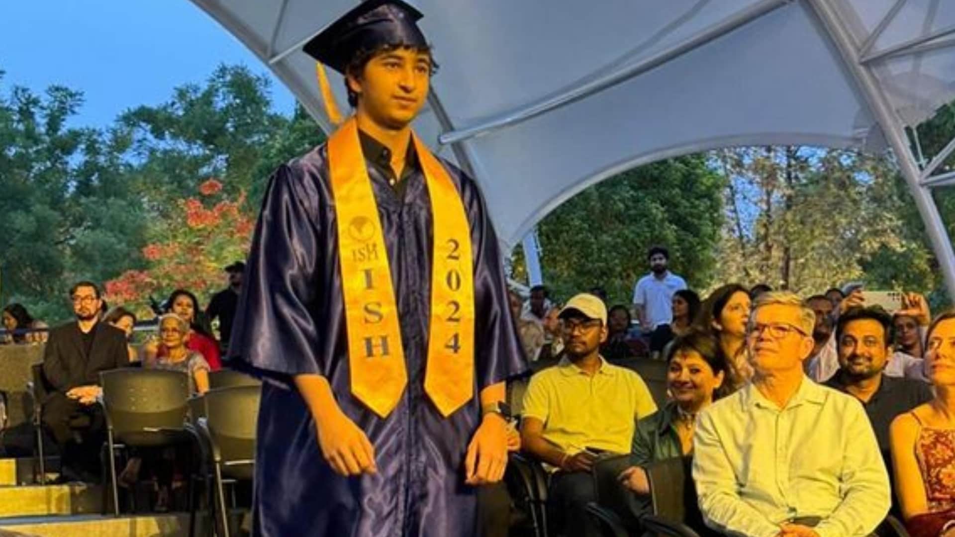 SSMB 29 Actor Mahesh Babu new Look Went Viral on Social Media See Photo Here deets inside