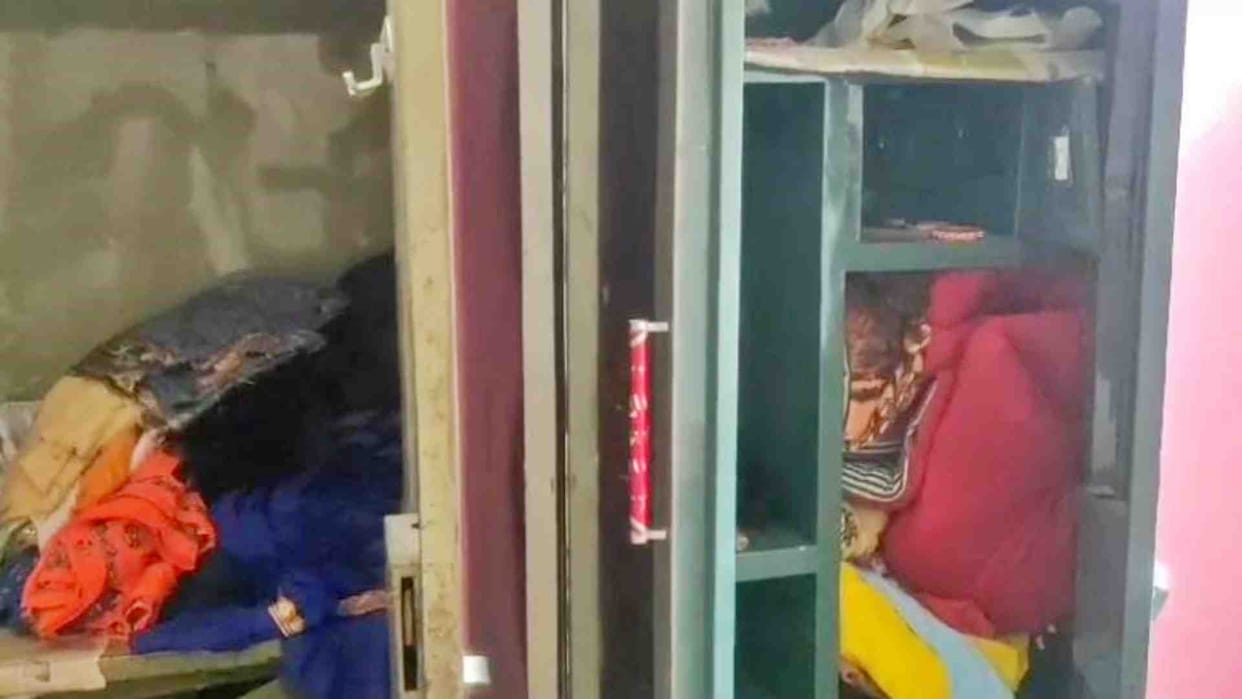 Alwar News: Thieves took away jewelery and cash from an abandoned house in Aravali Vihar