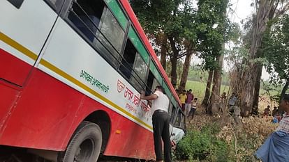 Fierce collision between magic vehicle and bus in Lakhimpur Kheri