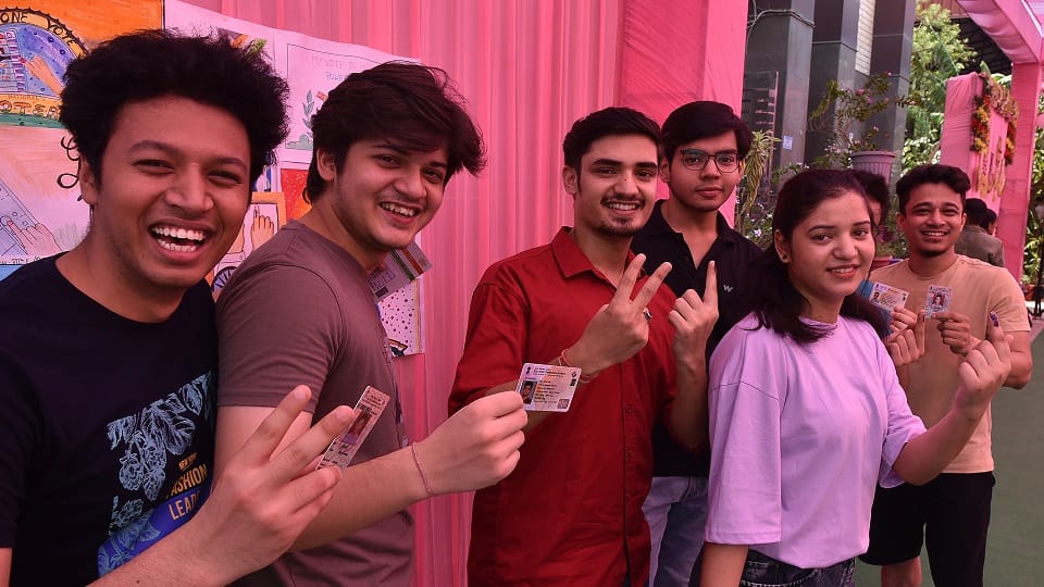 Amazing enthusiasm seen among first time voters of Delhi