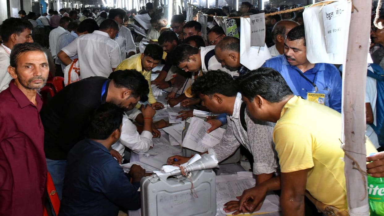 Lok Sabha Election: EVM deposited in strong room of Mundera Mandi, fierce battle till midnight