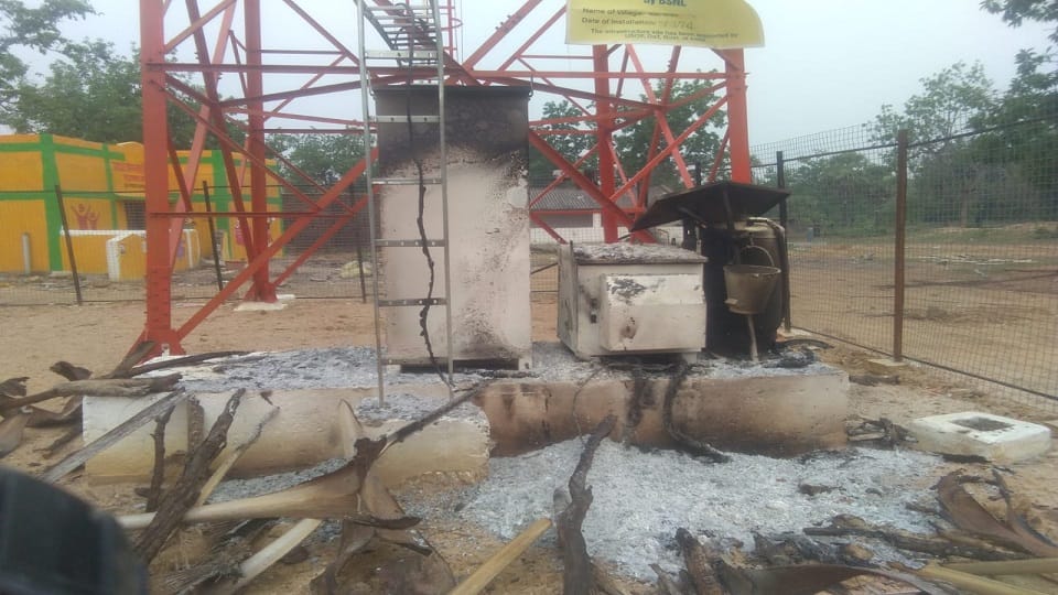 Naxalites burnt mobile towers installed in Kandulnar and Aded in Bijapur