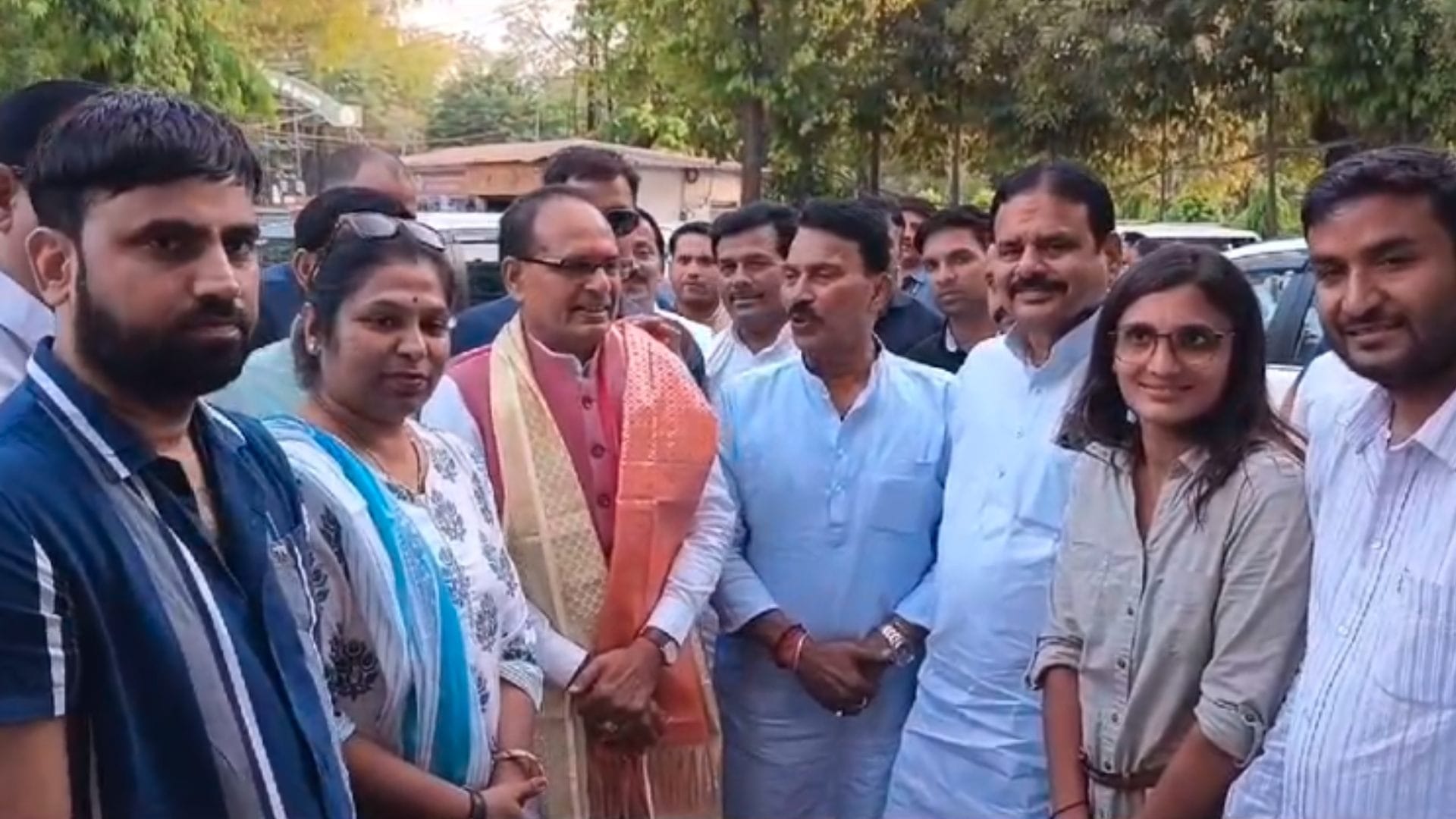 Gwalior: CM Bhajanlal, Shivraj and Umabharti came to pay tribute to the queen mother of Scindia family.