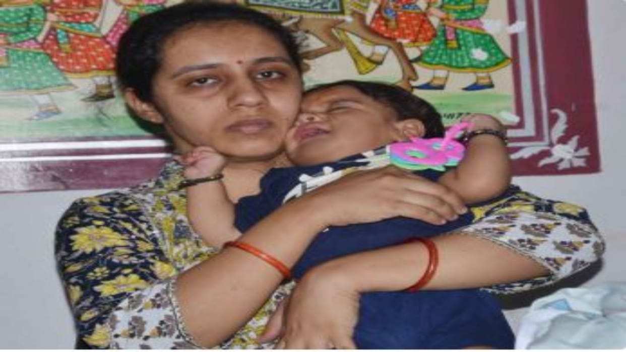 Udaipur News: Newborn lost his eyes due to negligence of private hospital, couple told in press conference