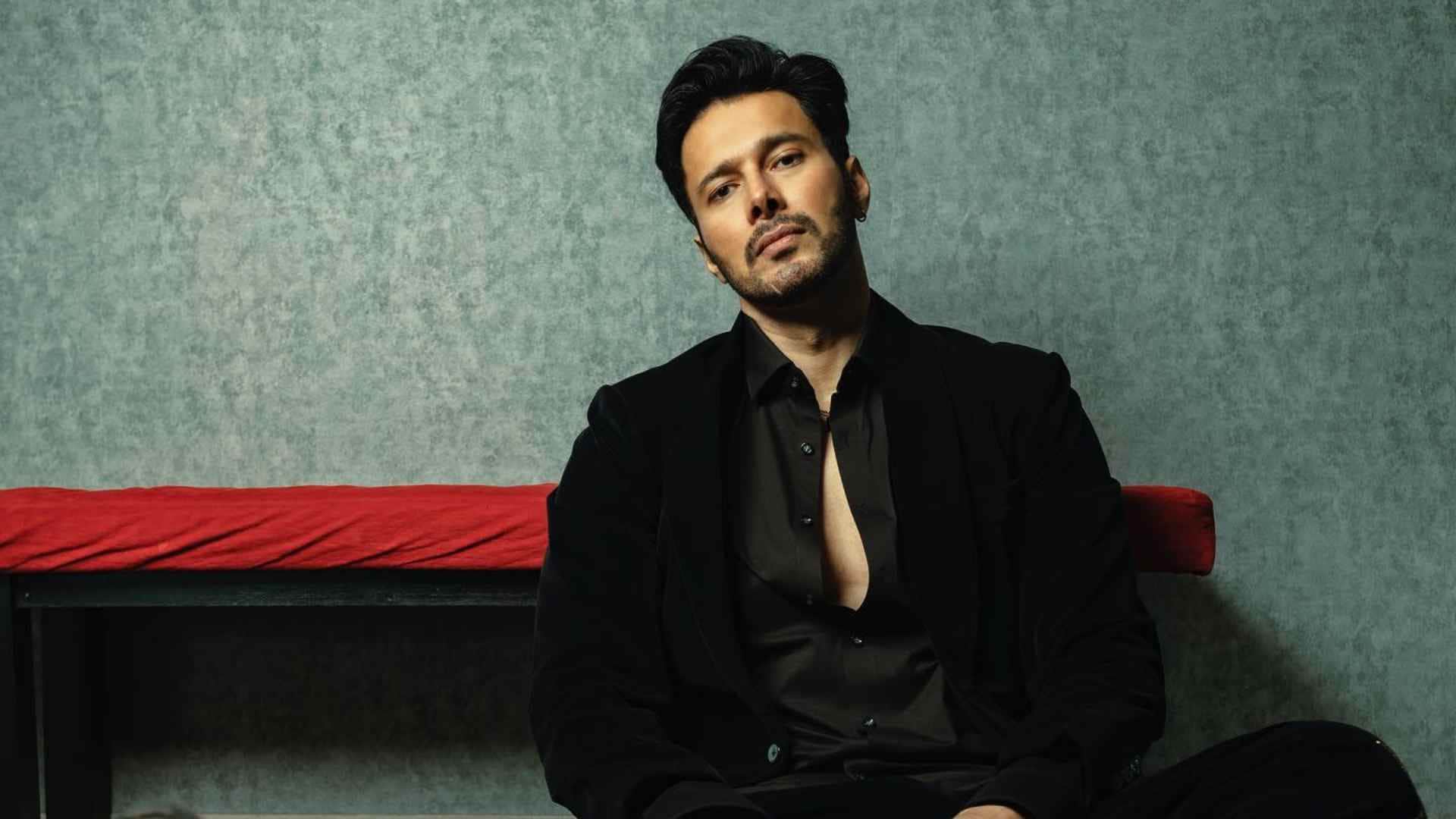 Rajniesh Duggall was the first choice for Yakeen film but Priyanka Chopra refused to work with him