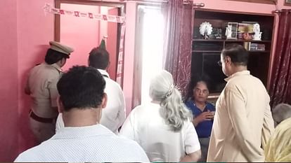 Lucknow Retired IAS wife murder call to 112 did not go through had to go to police post and give information