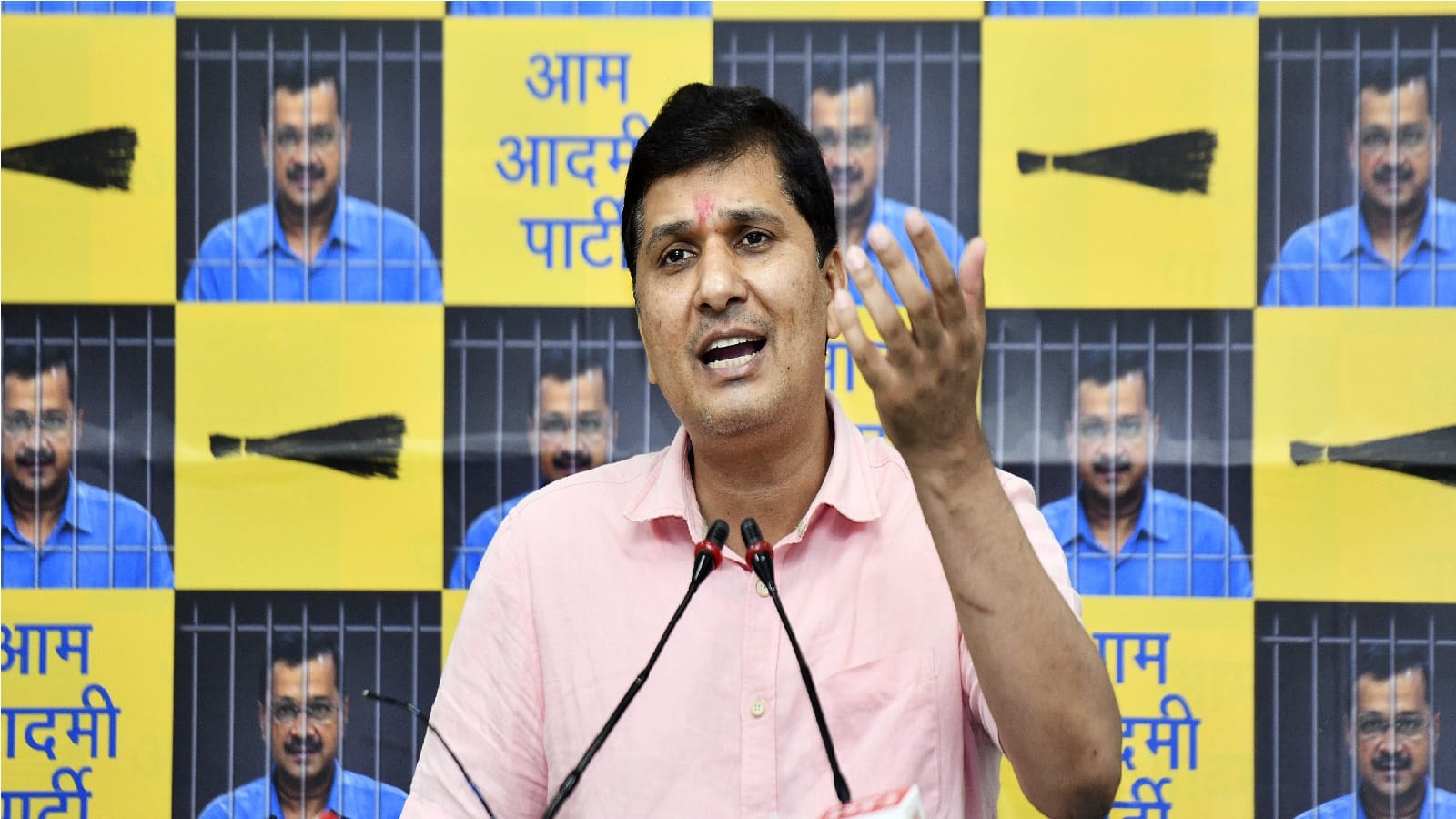 Saurabh Bhardwaj accused officials of not responding to him