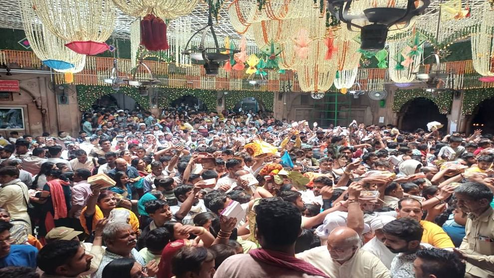 Swami Haridas Badhaai Utsav started in Banke Bihari Temple