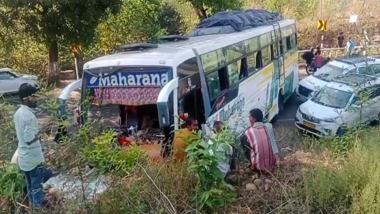 Bus Accident Devotees bus collided at Dhaliara Kangra Himachal