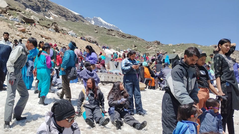 Himachal: 50,000 tourists reached Manali in three days