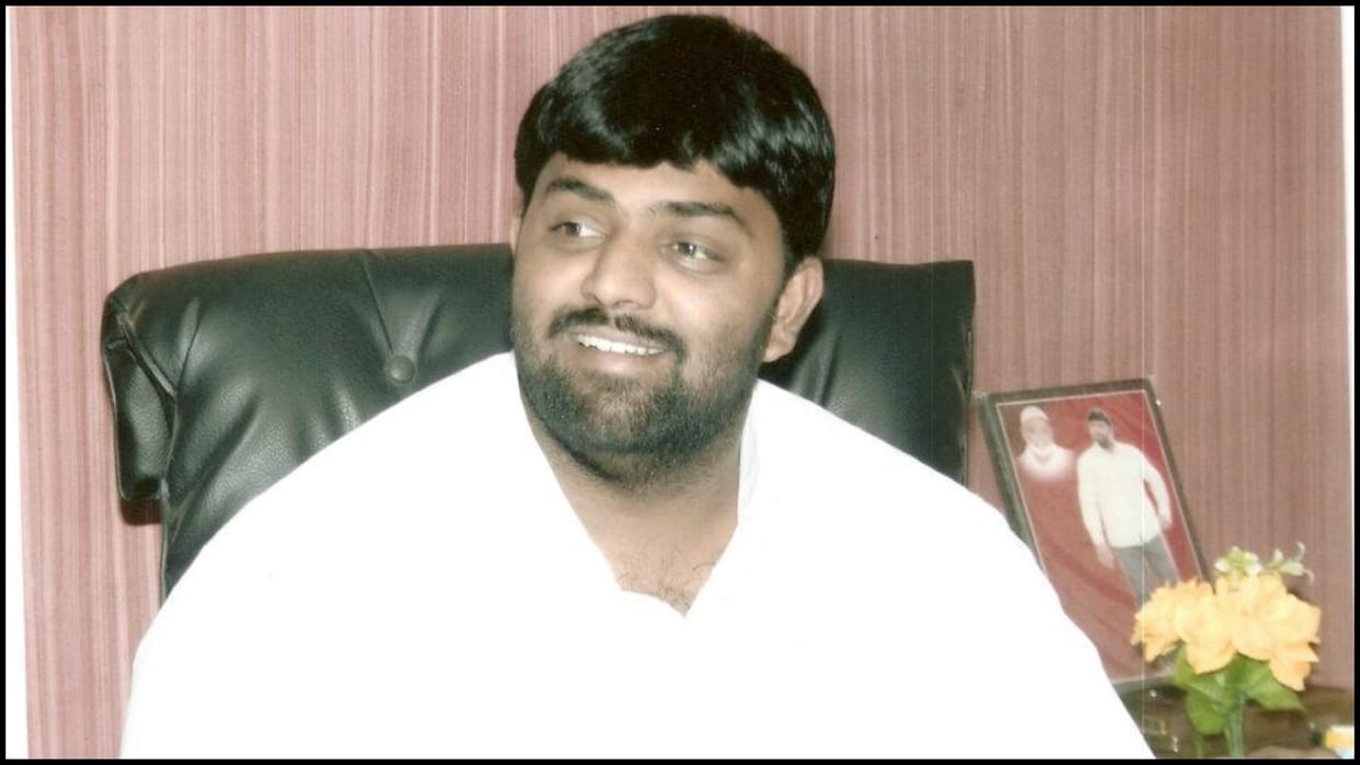 Ex Malegaon Mayor abdul Malik Shot In Nashik Maharashtra news in hindi