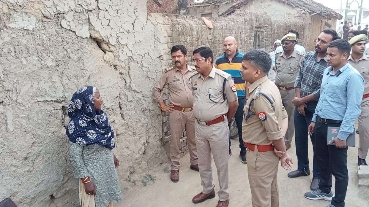 Loot of 60 thousnad rupees with a woman in Matera Bahraich.
