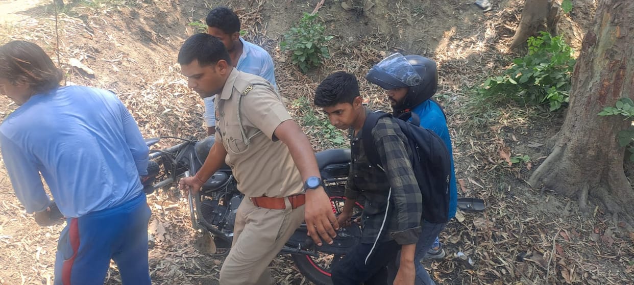Father and his two child died in road accident in Bijnor district