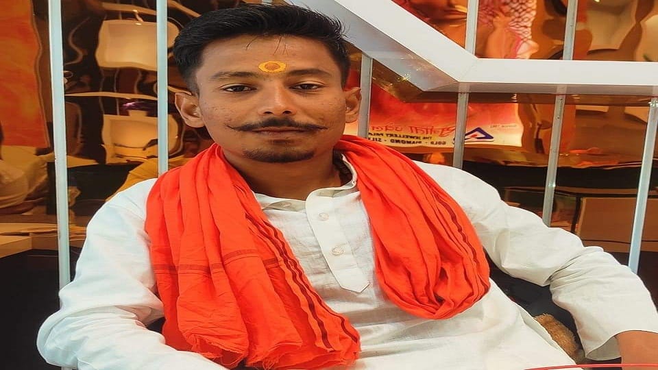 Sensation after dead body of Bajrang Dal district co coordinator and a girl was found in Balrampur