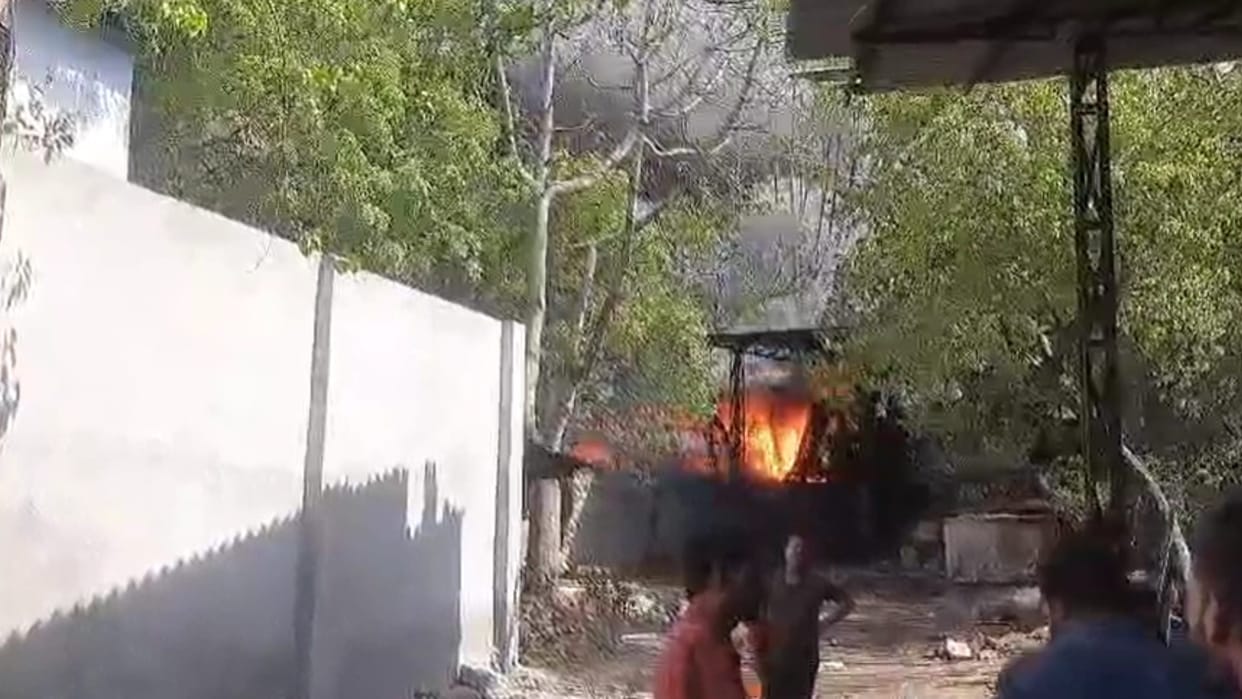 A massive fire broke out in Chaumu's pipe factory