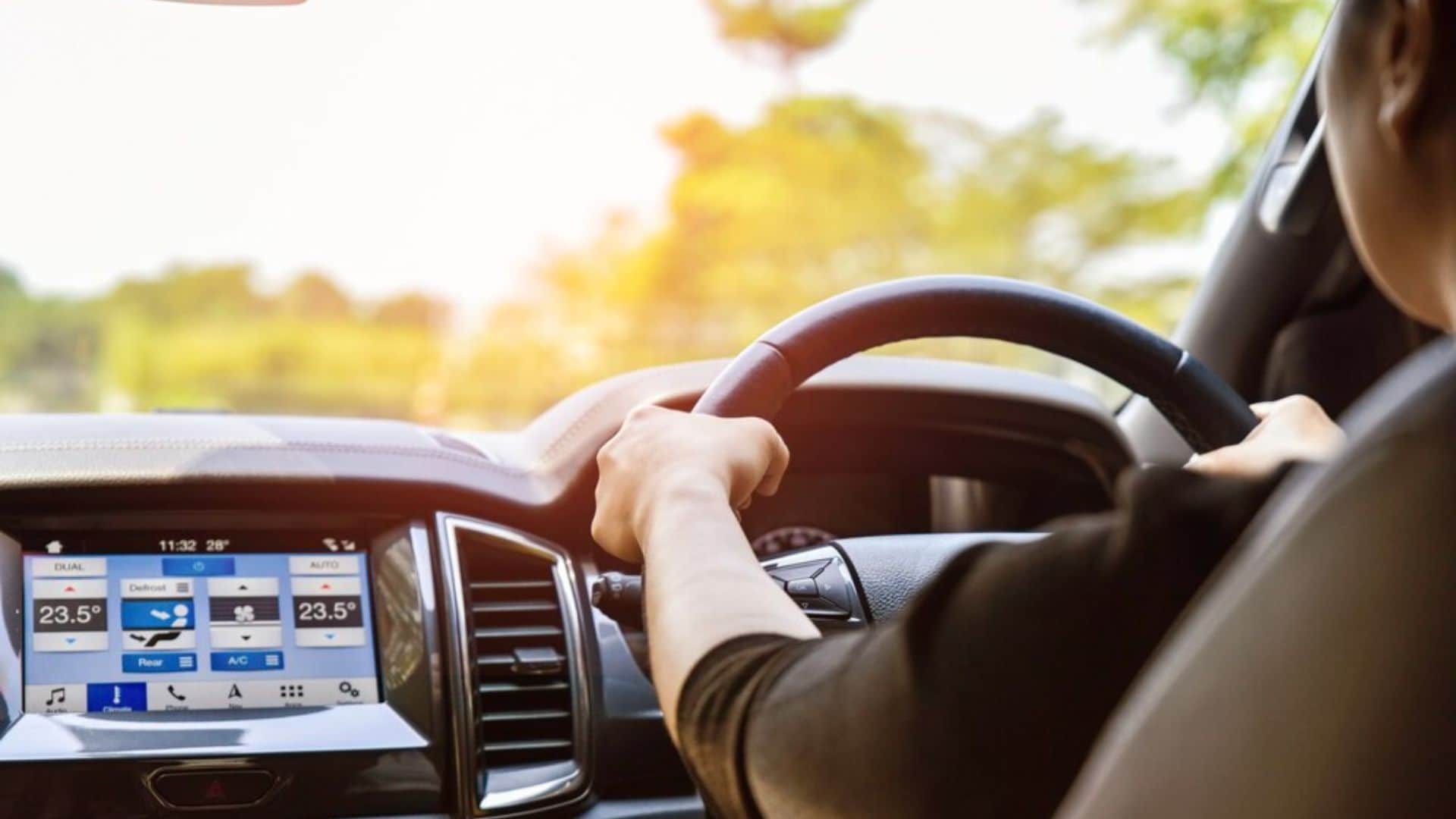 Manual vs Automatic Cars: Which Saves More Fuel in India in 2026? Real Mileage Comparison