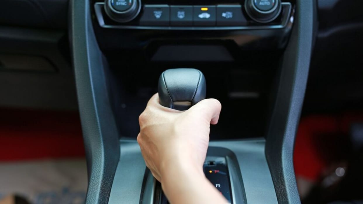car driving tips dont forget these things while driving manual gearbox car
