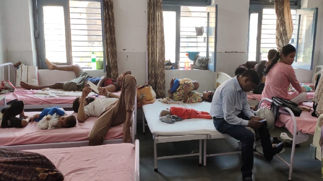 Bareilly News Children falling ill due to scorching heat diarrhea patients increased news in Hindi