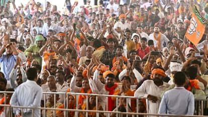 CM Yogi in Ghazipur: 'माफिया के खत्म हो जाने से UP में बढ़ा निवेश', गाजीपुर में गरजे CM योगी, कही बड़ी बात UP Lok Sabha Election 2024 CM Yogi Public Meeting Rally in Ghazipur News in Hindi