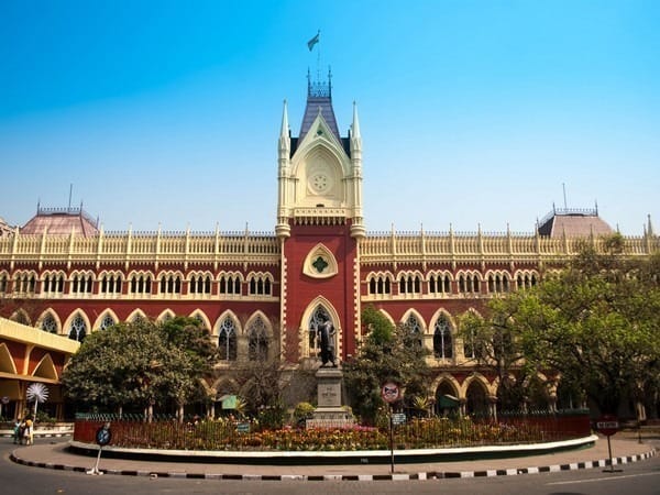 Cal HC restrains Mamata Banerjee from making defamatory incorrect statement against Governor CV Ananda Bose