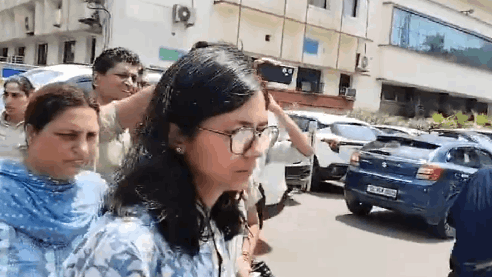Swati Maliwal assault case AAP MP Maliwal Delhi Tis Hazari court bail hearing of Delhi CM aide Bibhav Kumar
