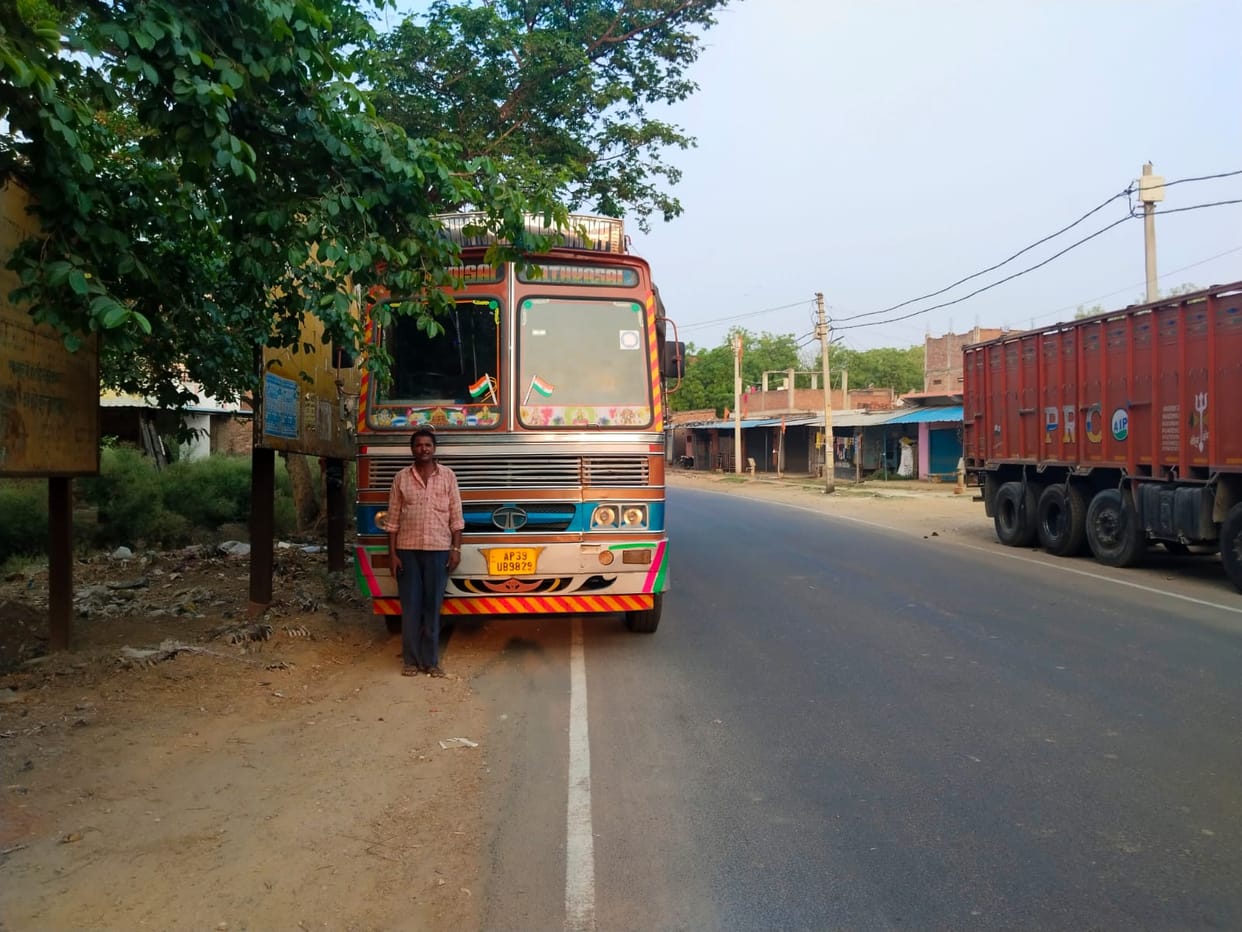 khalasi death in truck driver reaches police station with dead body in Mirzapur