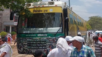 Lok Sabha Elections 2024: Nitish Kumar's road show in his home district Nalanda, CM targets Lalu family