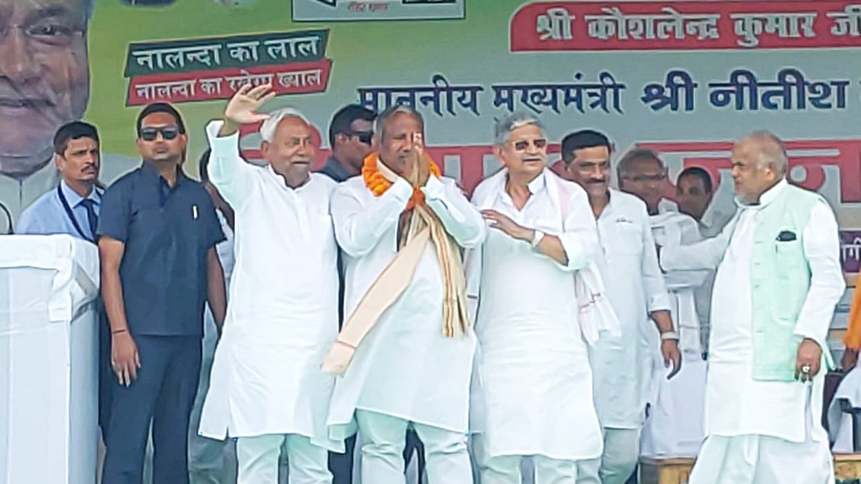 Lok Sabha Elections 2024: Nitish Kumar's road show in his home district Nalanda, CM targets Lalu family