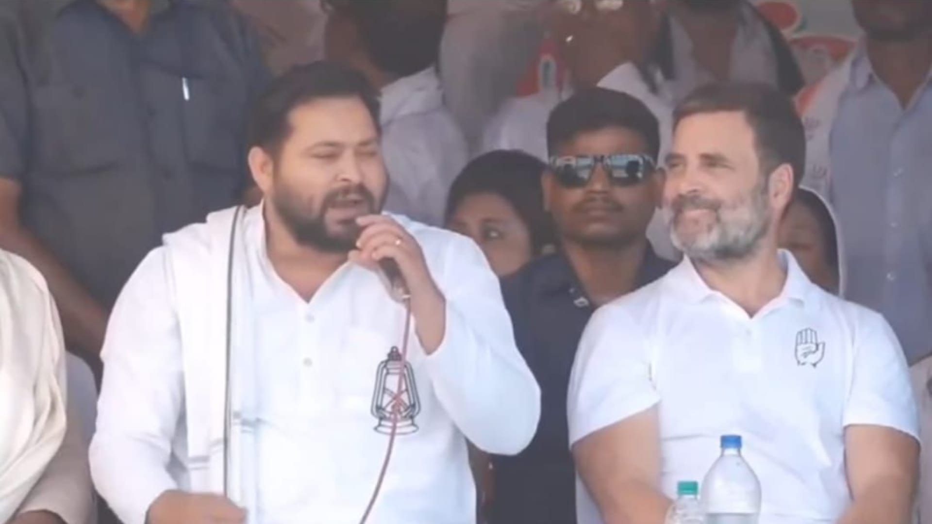 तेजस्वी यादव और राहुल गांधी।