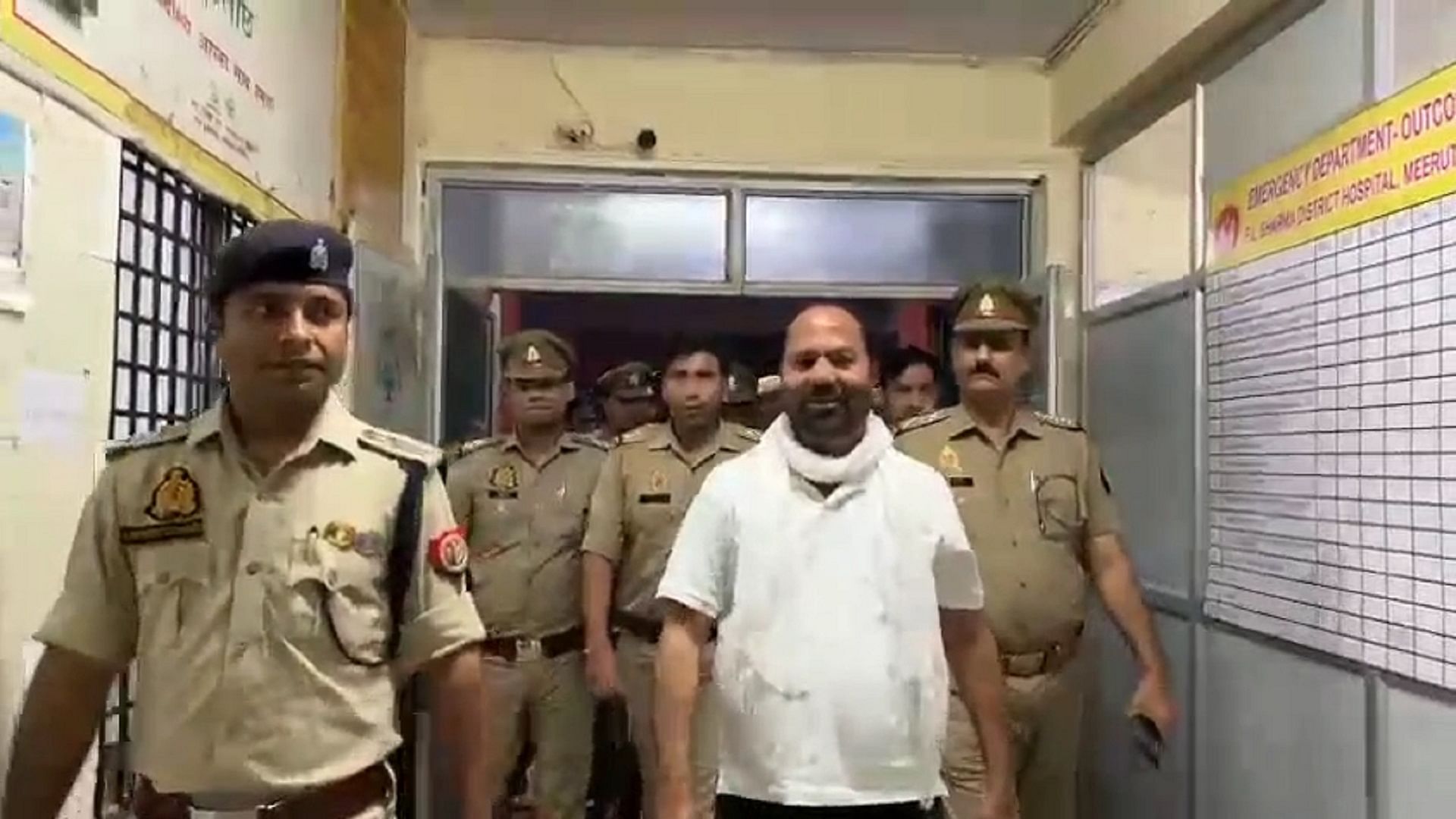 Acjm 1 Mpm La Court In Meerut Sent Sp Mla Rafiq Ansari To Jail For 14