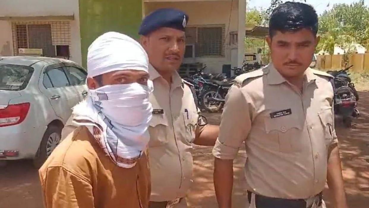 MP News Wanted to settle down with girlfriend hence stole Rs 40 lakh from owner house