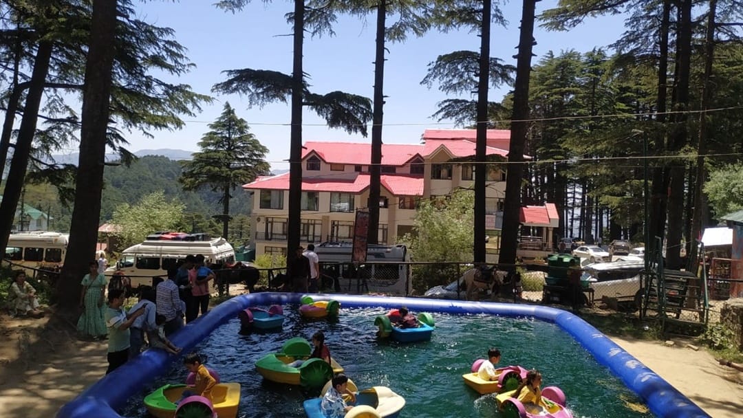 Patnitop : Hotel full in tourist destination Patnitop tourists are also reaching Sanasar Kud