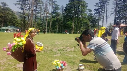 Patnitop : Hotel full in tourist destination Patnitop tourists are also reaching Sanasar Kud