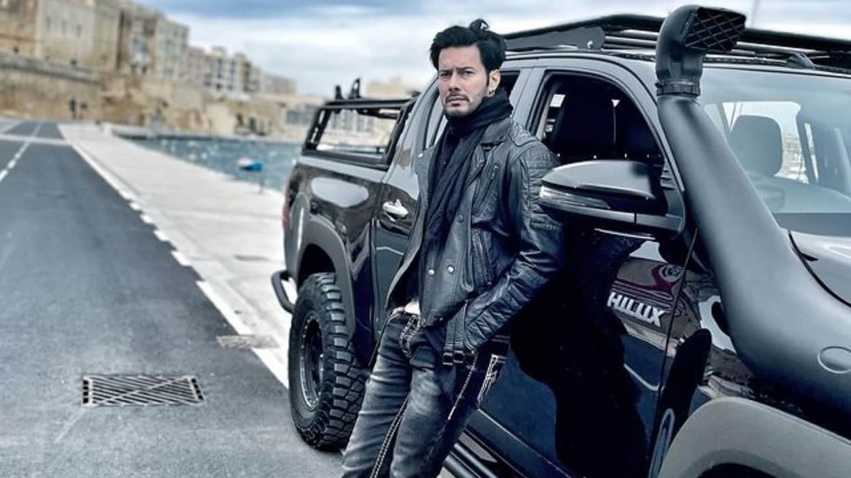 Rajniesh Duggall was the first choice for Murder due to this the actor had to leave the film