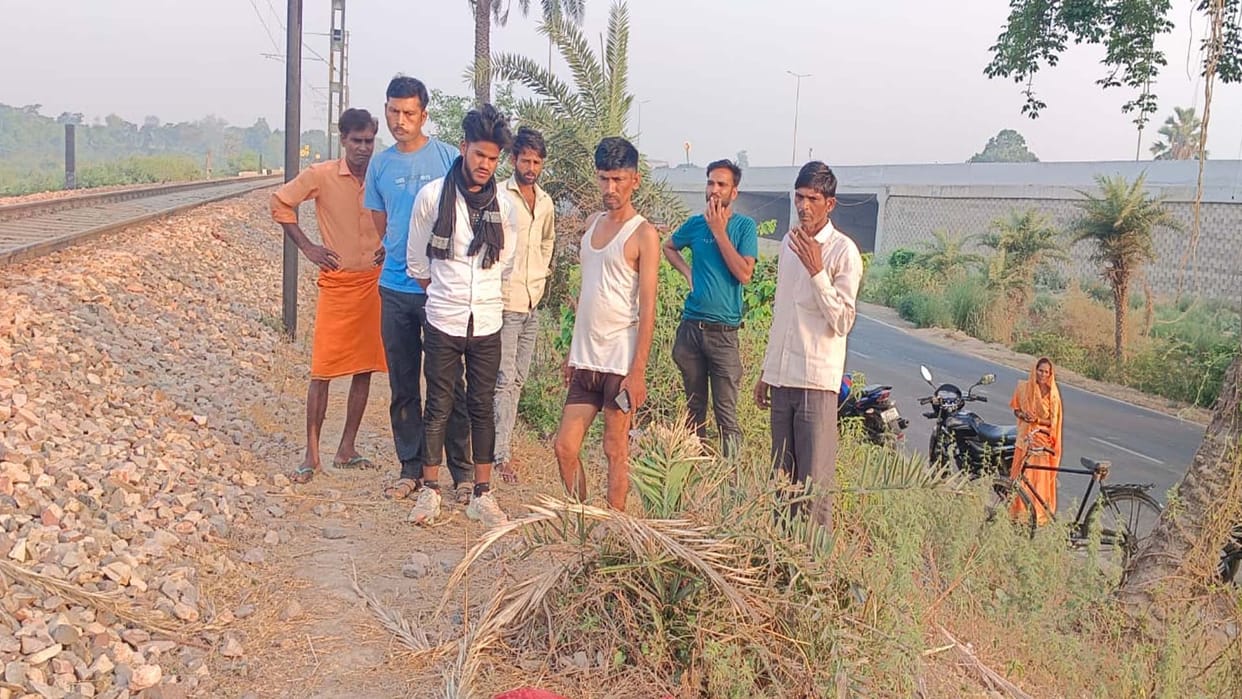 Kannauj Crime: Dead bodies of two brothers found lying on the railway track