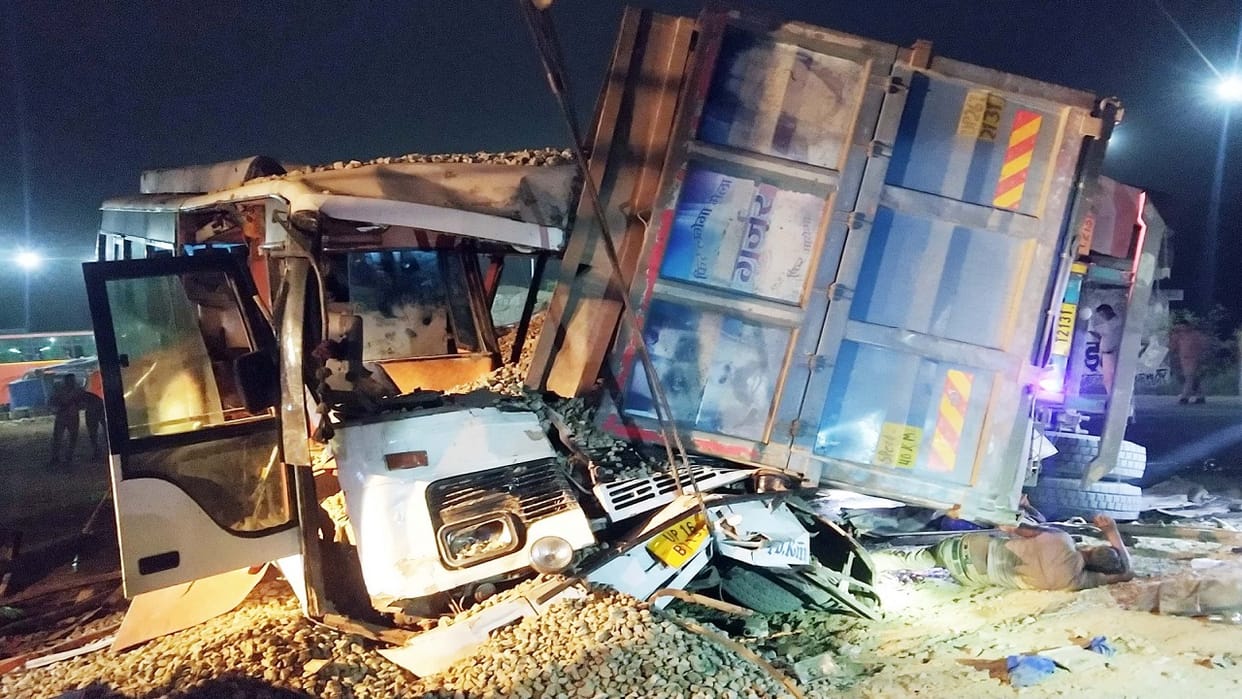 Shahjahanpur accident accused dumper driver arrested