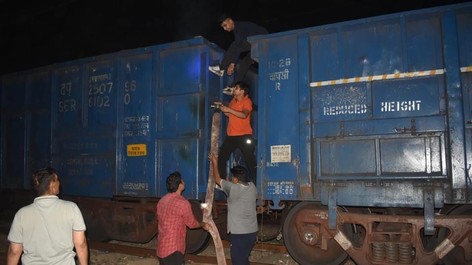 Amroha: Fire broke out in coal loaded in a high-speed goods train, creating panic among employees