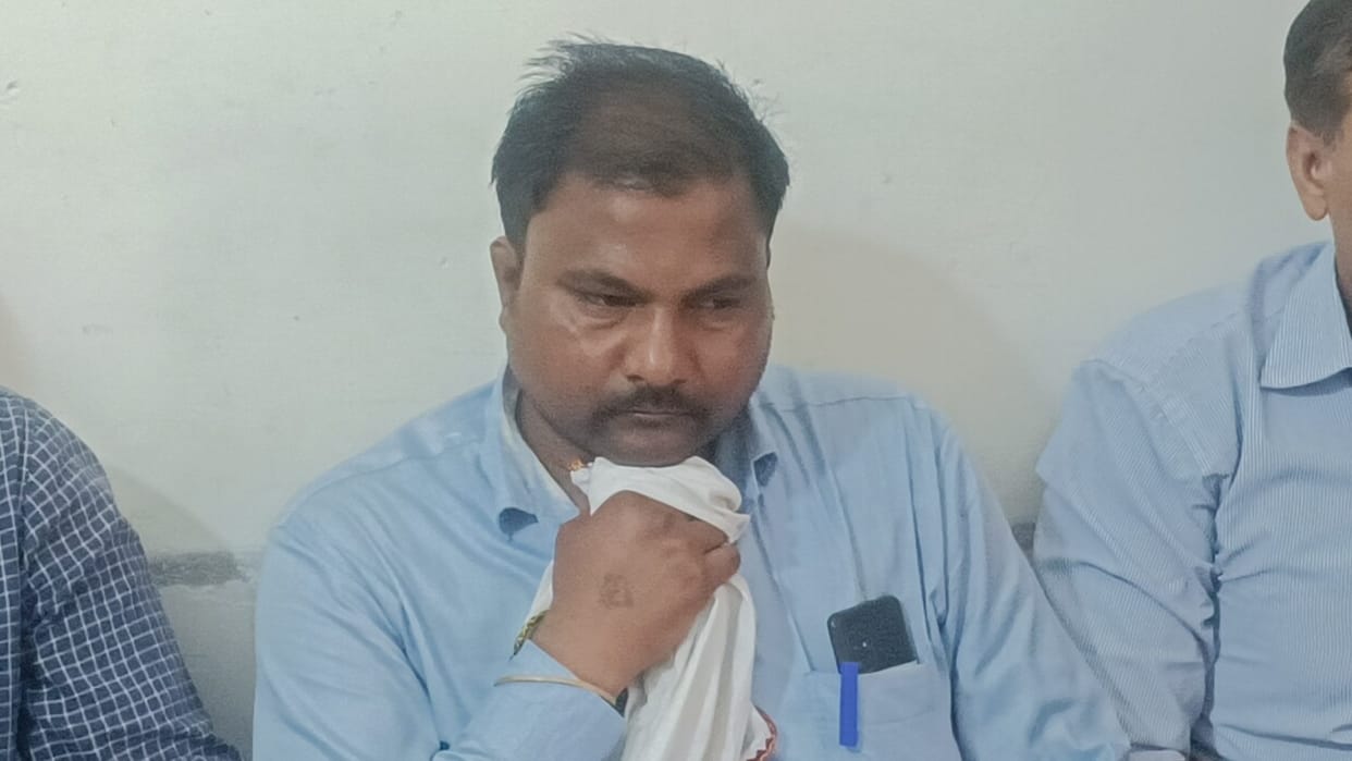 Demanded Rs 500 as bribe in exchange for giving leave to female sweeper