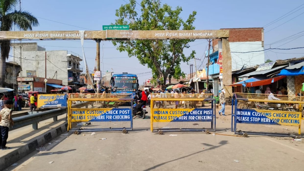 Indo Nepal bordor closed because of issues between SSB and custom.