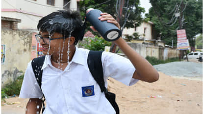 UP: June-like heat in April, Prayagraj was the hottest place with a temperature of 44.4 degrees Celsius; Meteo