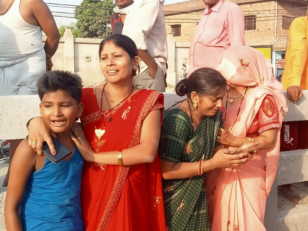 Woman died in road accident after hit by truck brother and son injured in varanasi
