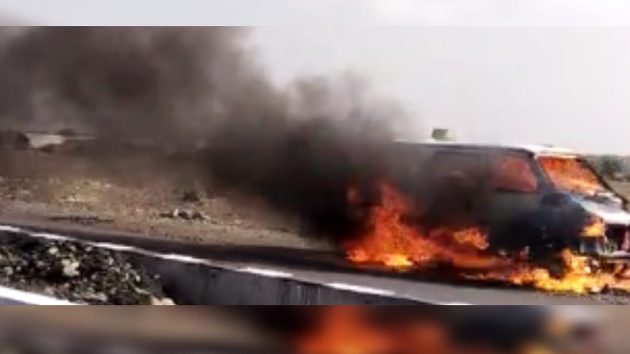 Moving eco car turns into ball of fire in Rajgarh